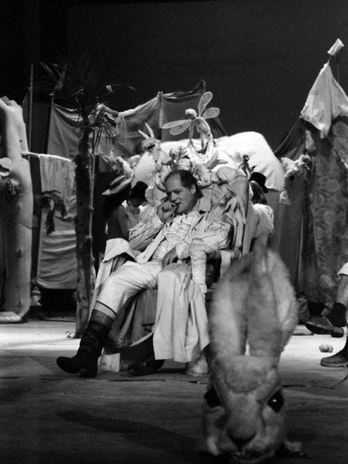 Szenen einer Aufführung von Shakespeares „Der Widerspenstigen Zähmung“ im Jahre 1981